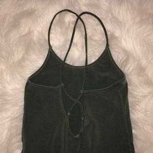 Cross-tie in the back